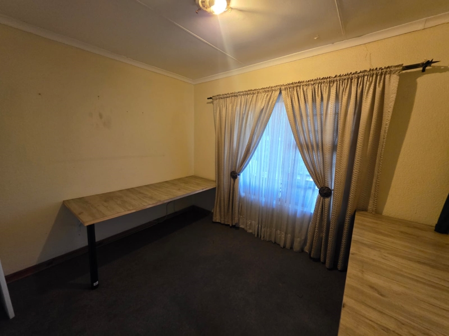 To Let 3 Bedroom Property for Rent in Vaalpark Free State
